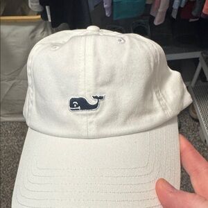 White Vineyard Vines hat with leather strap